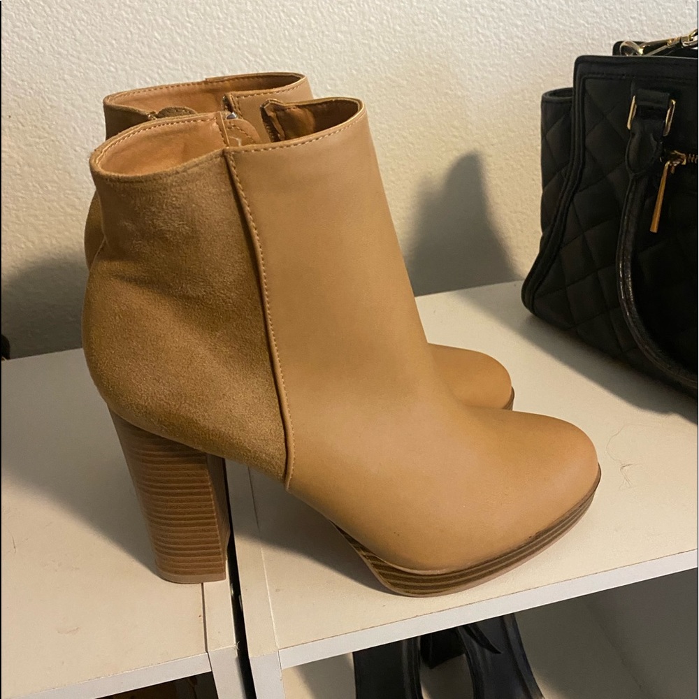 Tan heel boots